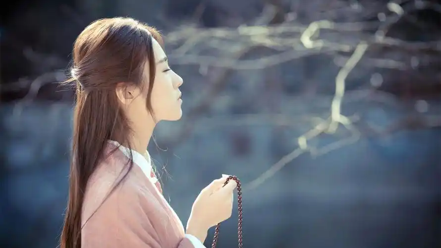 手腕上的秘密 | 佛珠凭什么保佑我们