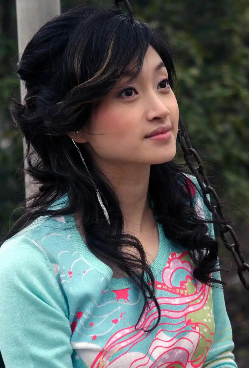 沈佳妮的自信也来自于她的才华和努力.