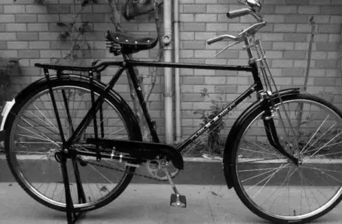 八十年代一辆永久自行车放到现在能值多少钱?说出来你都不敢相信