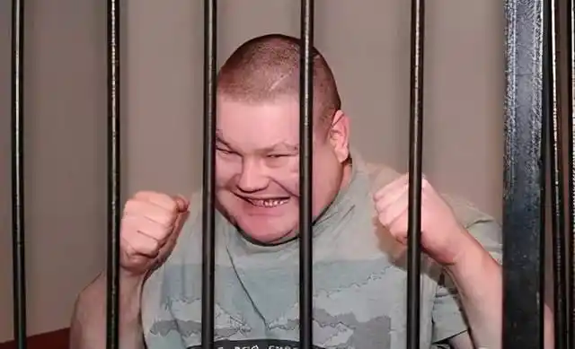 真正的疯子拳手,屡屡犯罪被检测出精神疾病