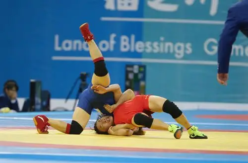 首届全国青运会摔跤比赛(精彩瞬间)