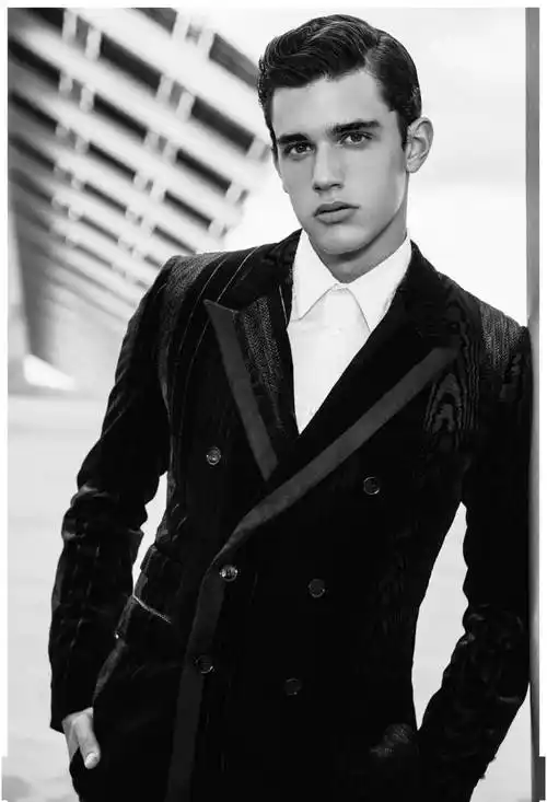 西班牙男模xavierserrano终于获得了行业肯定