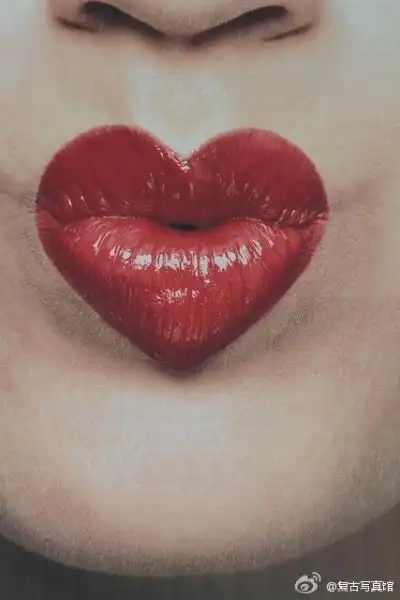 心型嘴唇