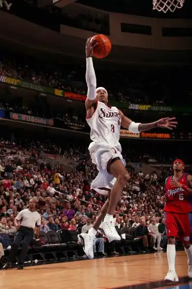 p>扣篮(slam dunk),又称为灌篮,入樽,是 a target="_blank" href="