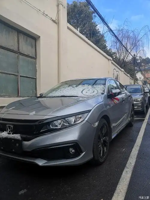 十代思域圣辉银提车,低调帅气有个性完美哈哈哈