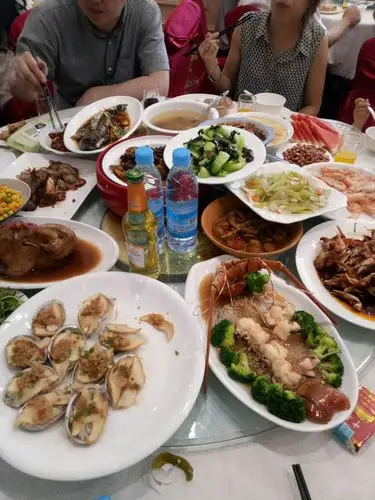 这是客人吃过后我们匆忙拍的照片,份量充足,酒席套餐699元起,有意者