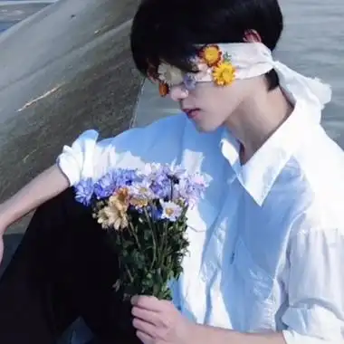 ins蓝色系伤感孤独但是温柔干净的真人男头图片-男生头像