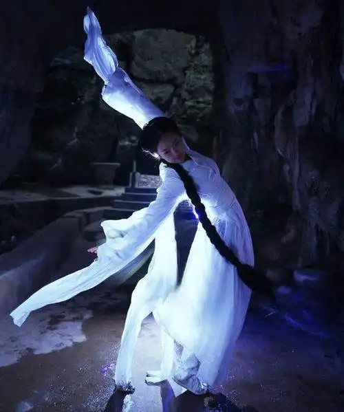 刘亦菲的一字马打几分?