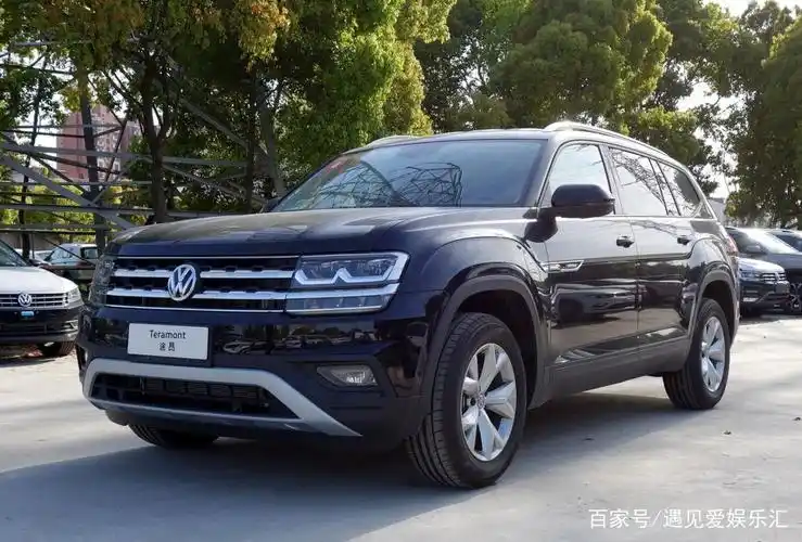 这款霸气而大气的大众途昂越野车,这款车,外形设计漂亮,带有一种豪华