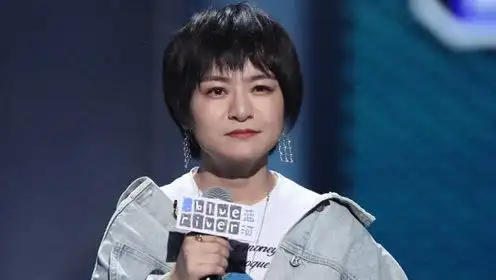 思文cut:从脱口秀太后到春晚淘汰后