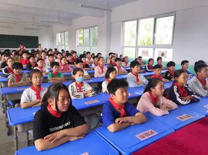 普法宣传进校园____后河镇中心小学,特殊方式庆六一.