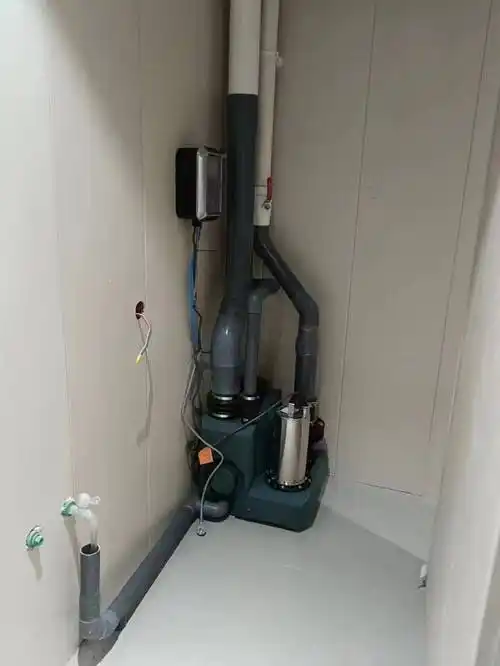 提升器通过压力将污水提升至主排污管,从而实现了地下室的顺畅排水