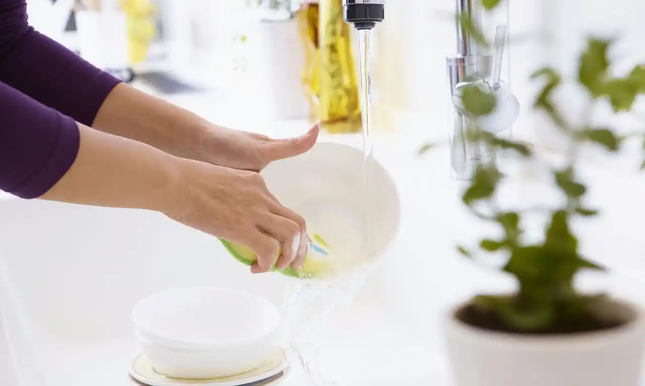 拒绝周日工作美洗碗工胜诉获巨额赔款