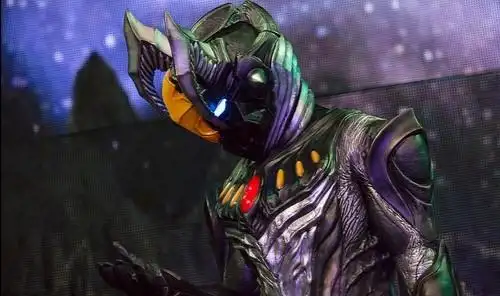 更可怕的是,杰特拥有随时随地制造杰顿军团,复活杰顿军团的能力,他也