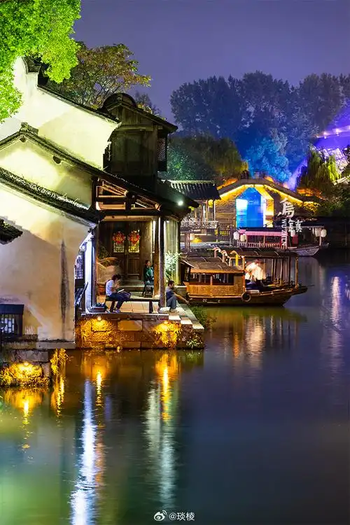 夜游乌镇等到天色晚了,别急着离开西栅.