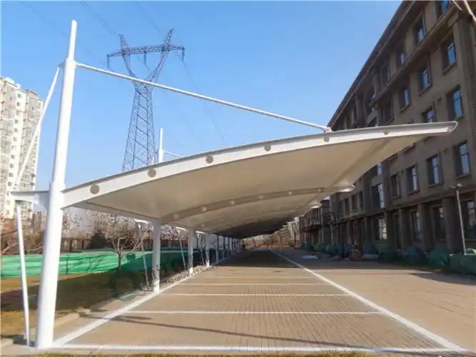 小汽车车棚图片