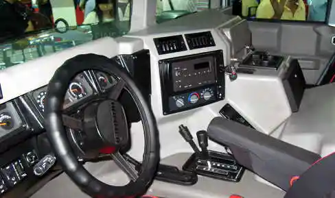 沈飞猎鹰越野车参考数据:长: 4686mm宽: 1905mm高: 2197mm轴距:3302mm