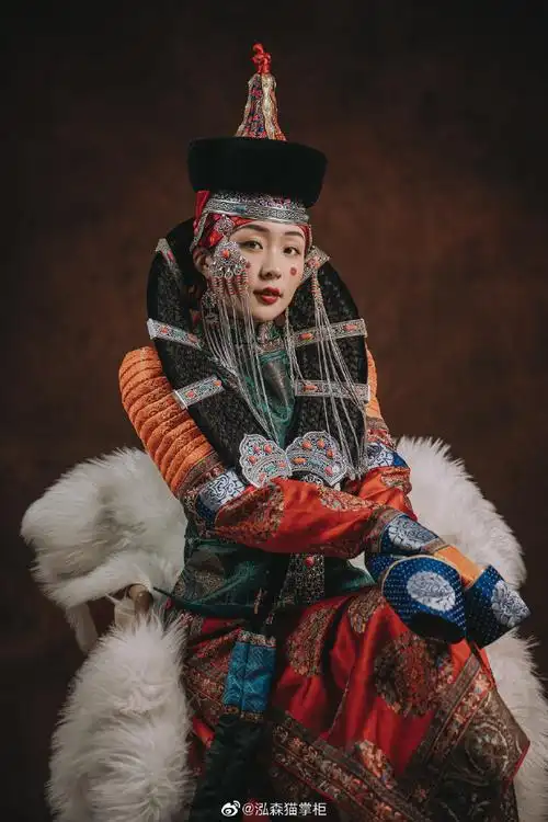 全新拍摄套系~现已加入豪华午餐造型参考大约1900年,喀尔喀蒙古族贵妇
