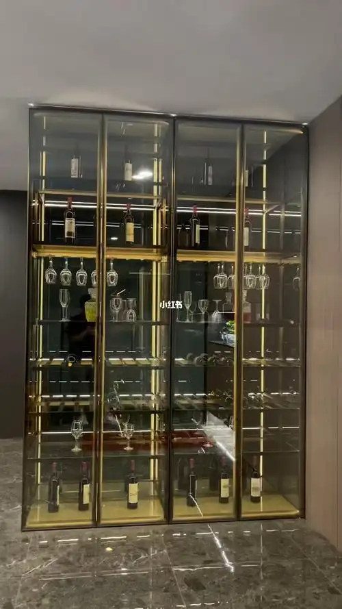 高颜值通体玻璃酒柜