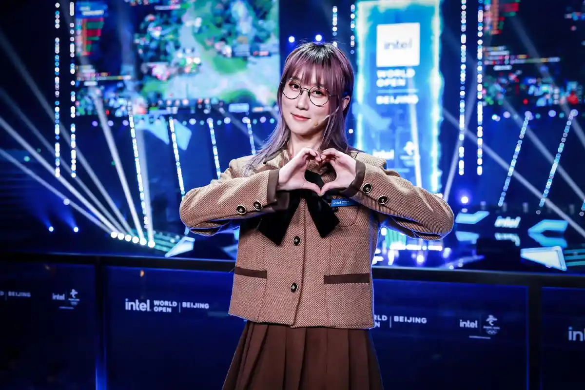 dota2-少谁谁尴尬?ams,yuno酱携手登上校花榜,水友:心疼璨璨