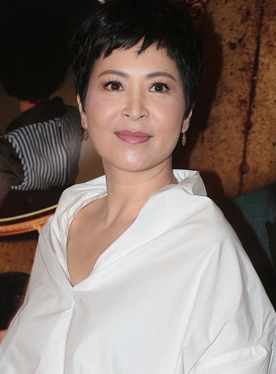 苏玉华一直以专业的态度对待表演,她虽然算不上什么大美人,但是她拥有