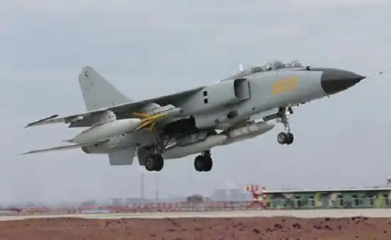 kd-88是中国相关单位在国产yj-83反舰导弹基础上研制中程空地导弹,要