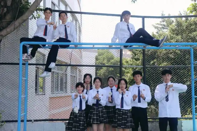 我从汕头金中毕业啦