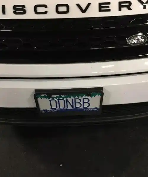 个性化车牌可以体现了车主的兴趣,申请自定义的个性车牌(vanity plate