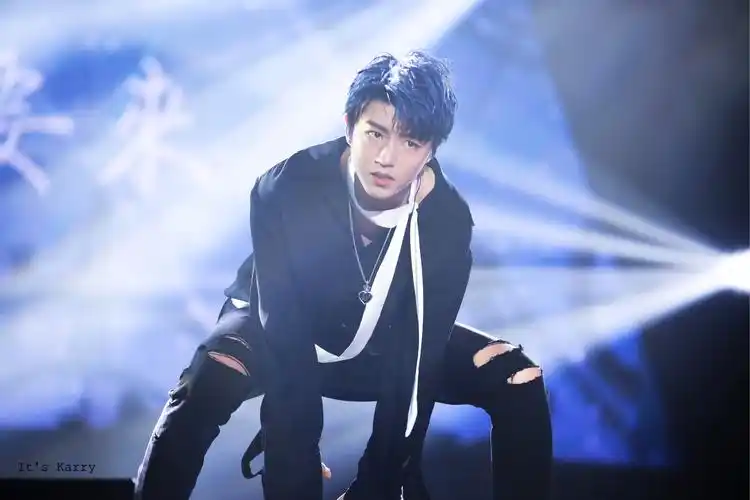 王俊凯# #tfboys王俊凯# #tfboys# cr:是… - 堆糖,美图壁纸兴趣社区