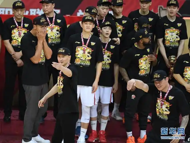 在2020-2021赛季中国男子篮球职业联赛(cba)总决赛第三场比赛中,广东