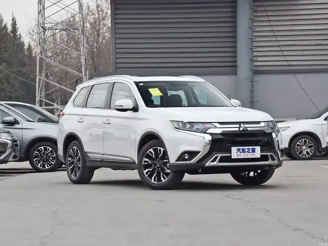 三菱欧蓝近期优惠力度较大,如果喜欢这一款居家实用的紧凑型suv,现在