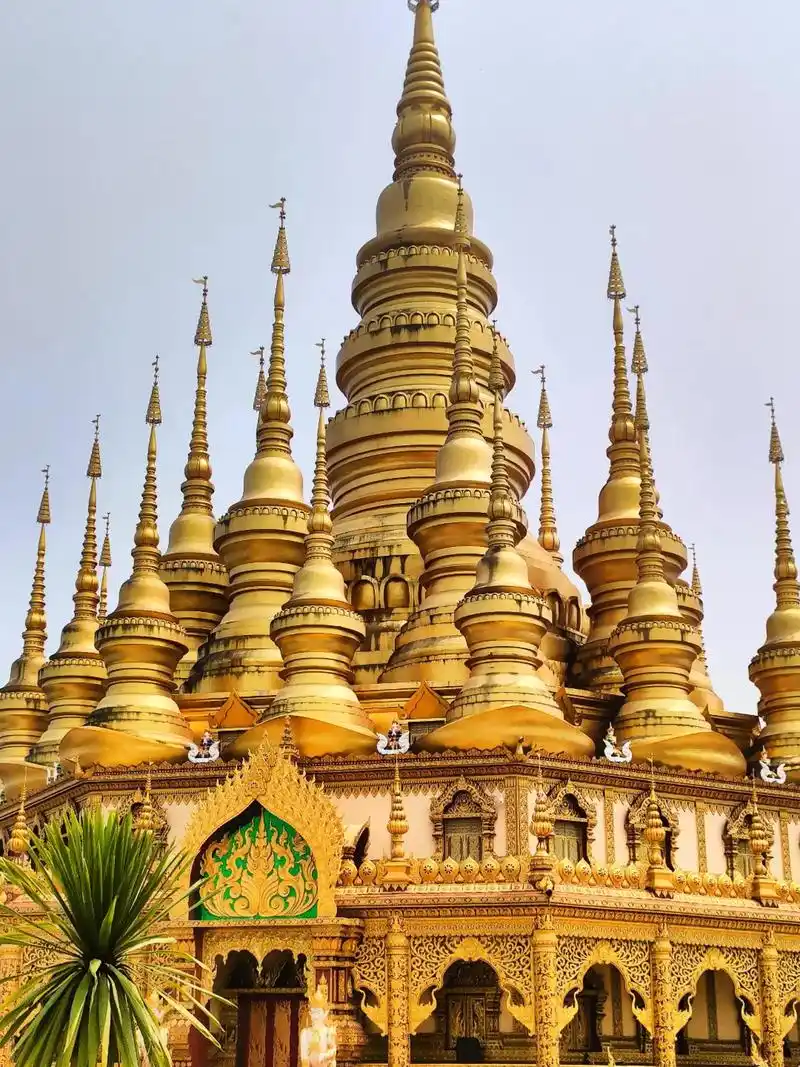 走走停停,静下来去感受这世间的一切美好! #西双版纳总佛寺 - 抖音