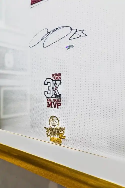 藏品能换好几辆劳斯莱斯!这样的科比签名没见过