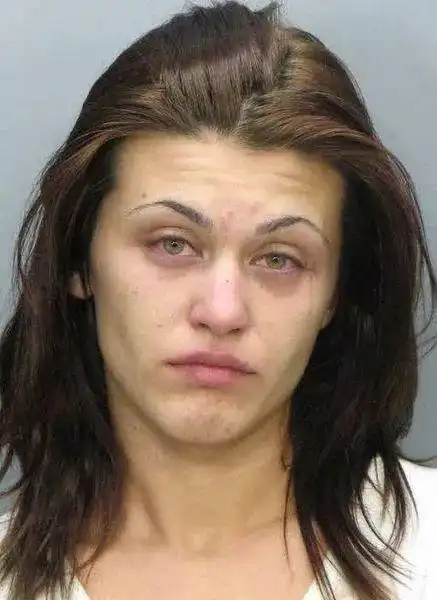 吸毒的女人美国底层生活状况珍爱美貌远离毒品