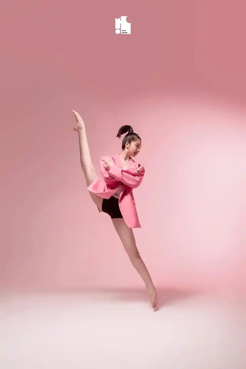 青春的痕迹 粉红色,浪漫,花季少女 #海宇舞蹈摄影 - 抖音