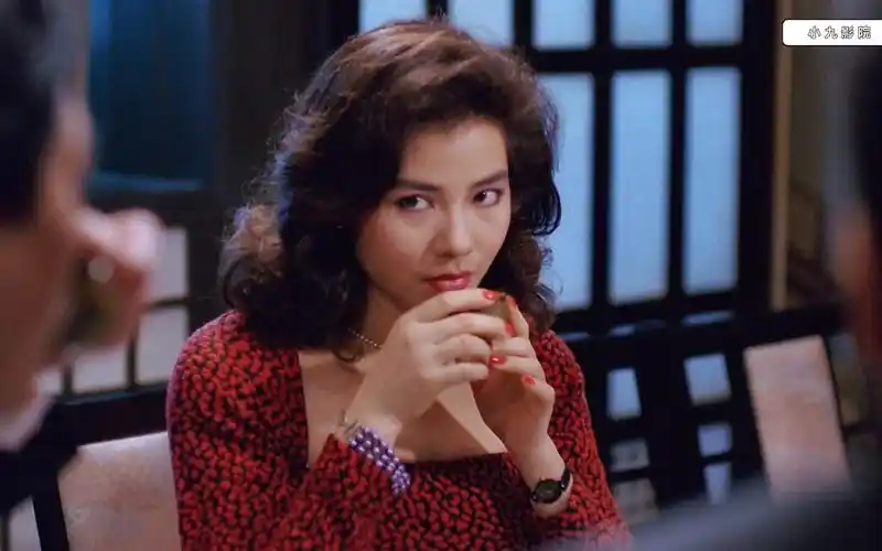 男友挪用公款炒股钟楚红不惜做舞女赚钱帮打官司最后却被无情抛弃