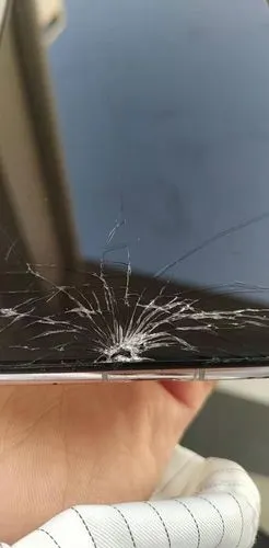 关于荣耀20pro碎屏维修建议!