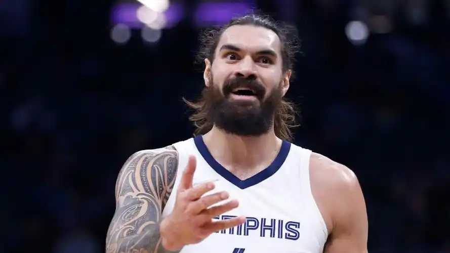 亚当斯13个前场板创nba赛季纪录!连续篮板20 灰熊队史首人