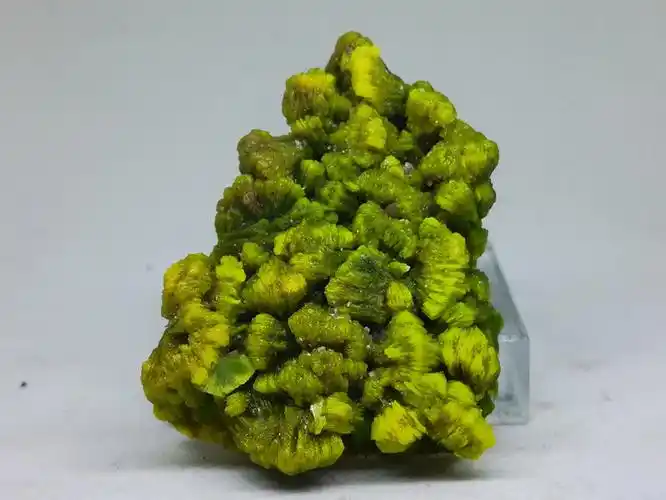 国内罕见的钙铀云母绿色云母原石矿物标本矿石