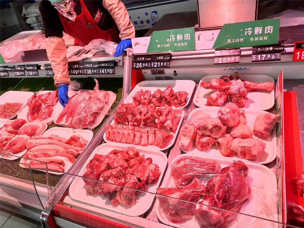 同是猪肉为啥超市的要比菜市场的便宜超市员工透露其中猫腻