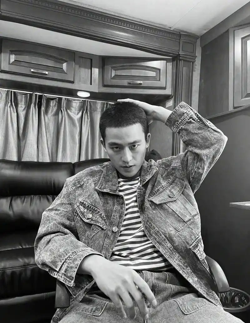 谁能拒绝寸头的欧豪,又痞又邪又帅.