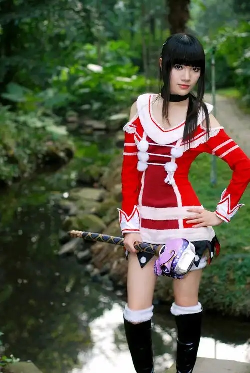 卓越之剑新版本高校美女代言人明日诞生_新网游_叶子猪游戏网