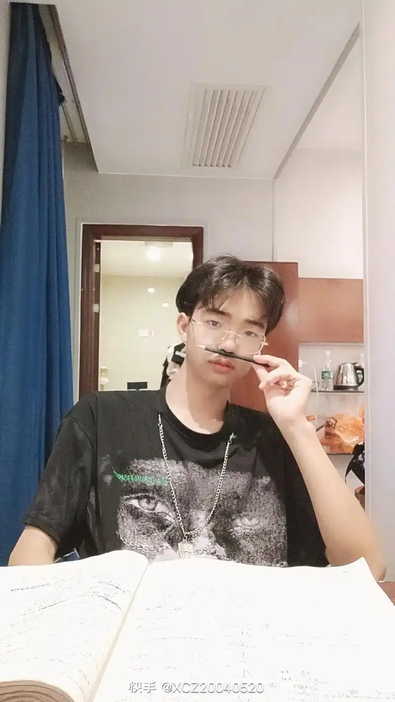 小橙子tv #小橙子的照片 要活在自己的热爱里 而不是别人 - 抖音