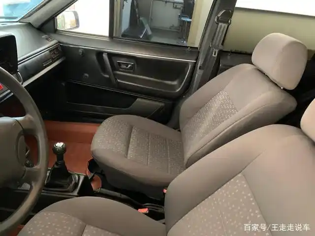 曾经的"社会人"座驾,老款的大众桑塔纳,如果复产你会买吗?