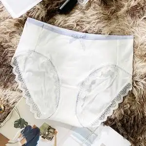 芬狄诗女式中低腰简约纯色蕾丝边棉质面料白色三角青年内裤短裤