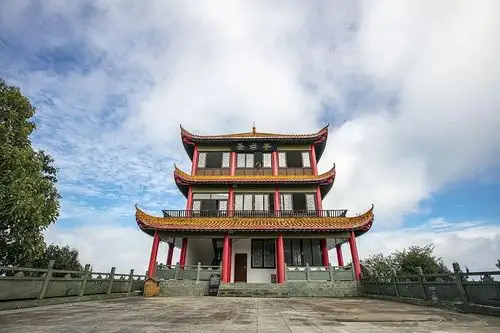 十堰竹山张晓强夜守女娲山,拍下震撼一幕