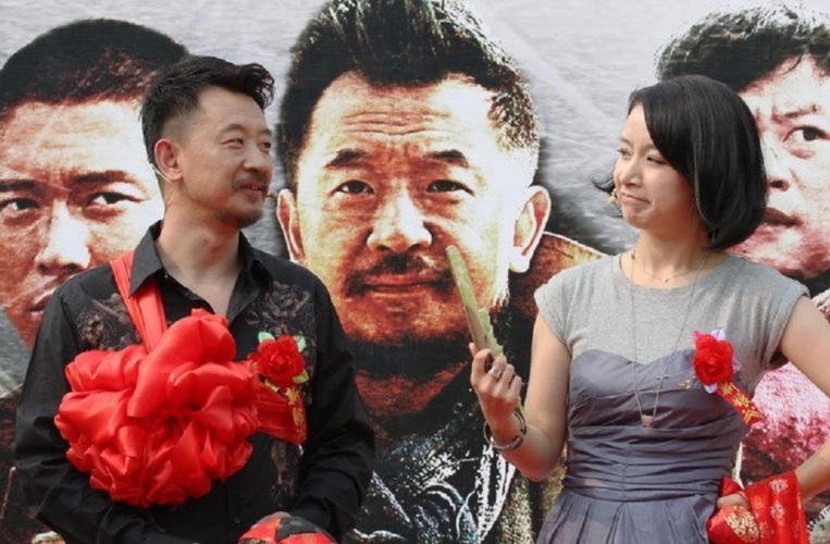 黄海波和姚芊羽(姚芊羽的老公黄海波的照片)--三毛知识