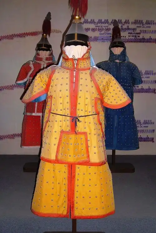 北京博物馆这套皇太极盔甲是不是实战盔甲? - 知乎