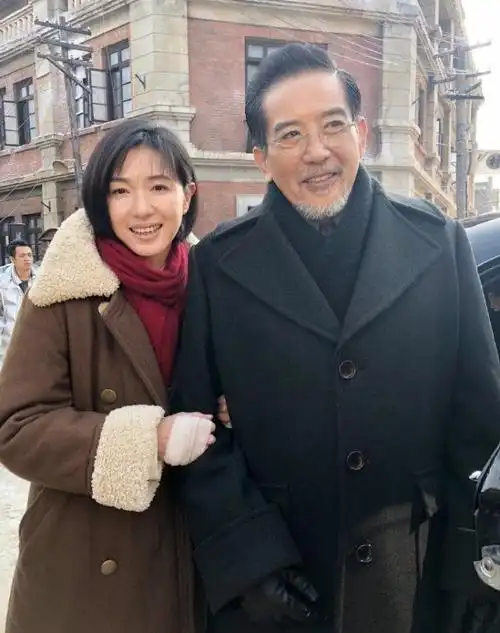 76岁秦汉现身运动,近照骨瘦如柴苍老明显,曾难以接受自己变老|林青霞