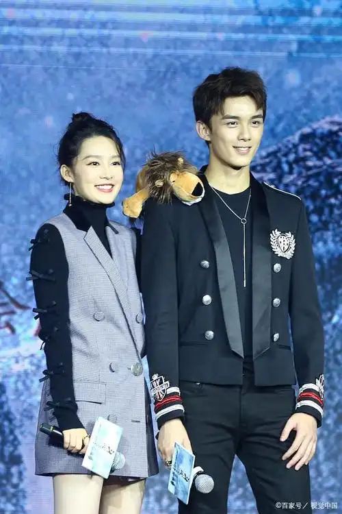 带姐姐发家致富的童星-吴磊